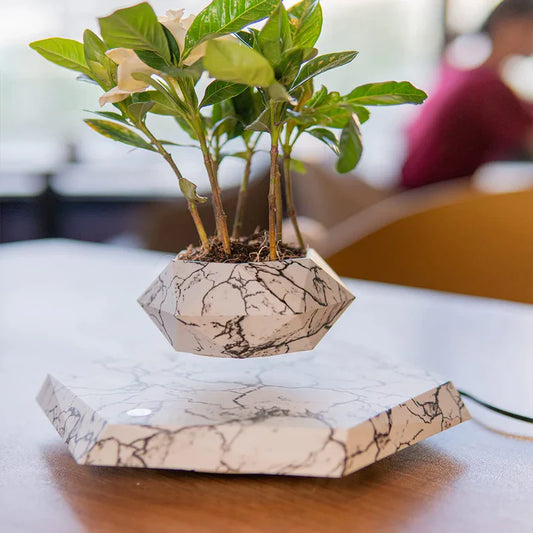 Levitating - Magnetic Floating Marble Pot ©